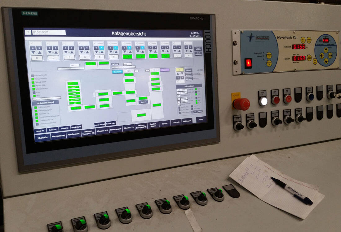 Retrofit einer Backsteinproduktion im laufenden Industriebetrieb | © Polytech Systeme AG